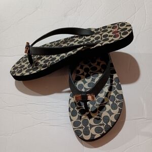 Coach black white signature C flip flops with gold bow size 5/6